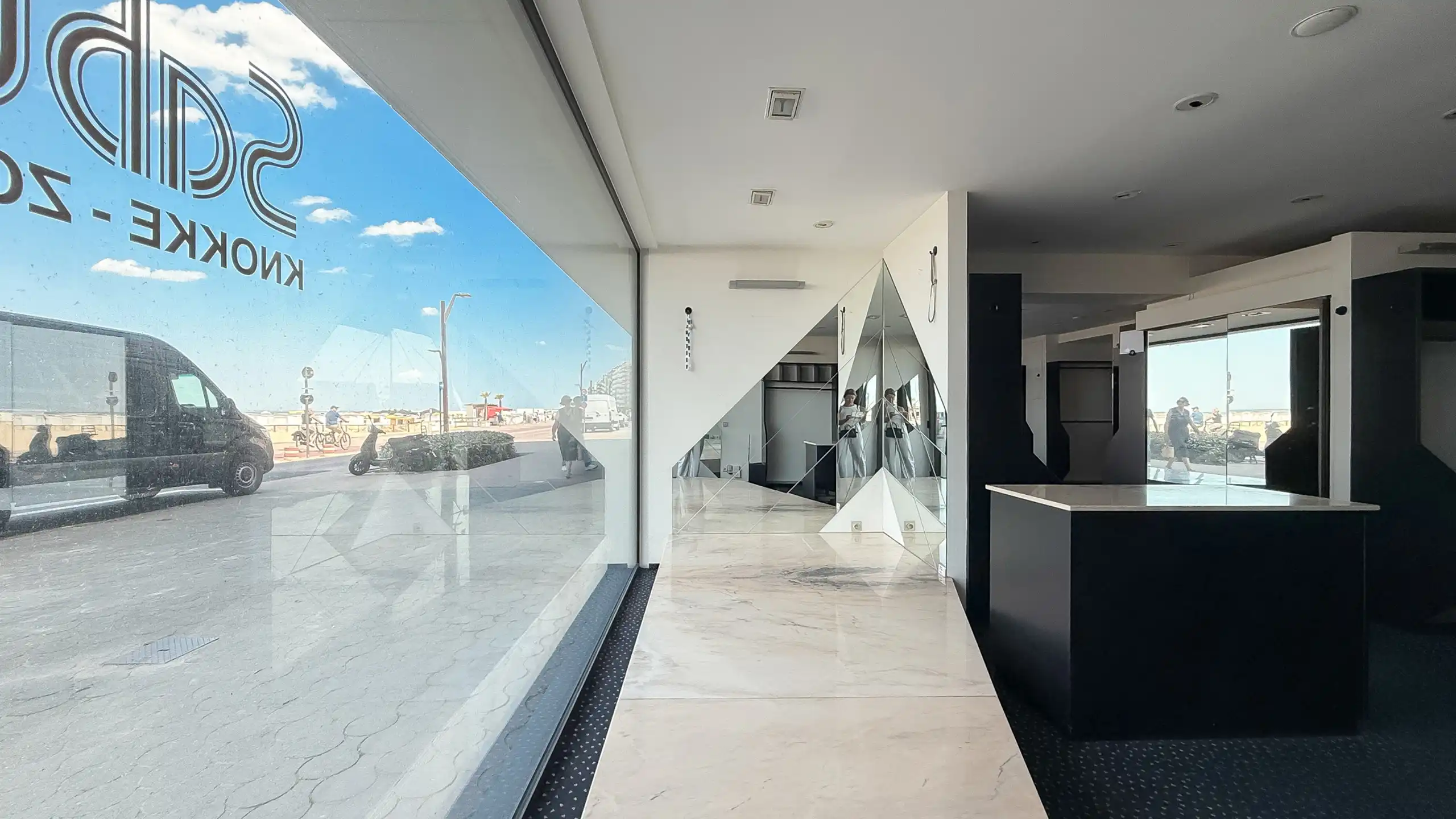 Commercieel handelspand – Zeedijk Zoute, aan het Albertplein foto 3