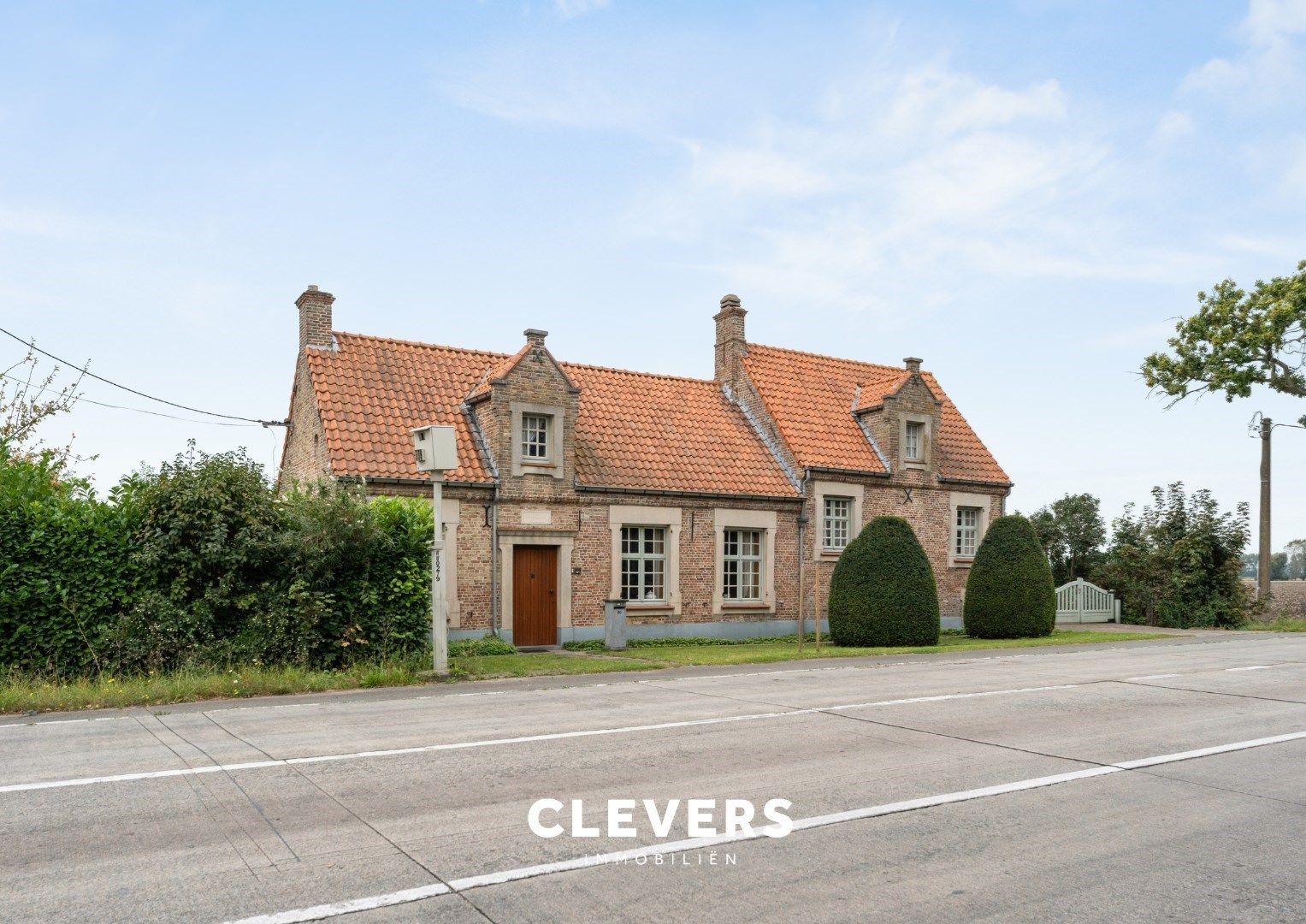 Exclusieve hoeve met betoverende tuin foto 3