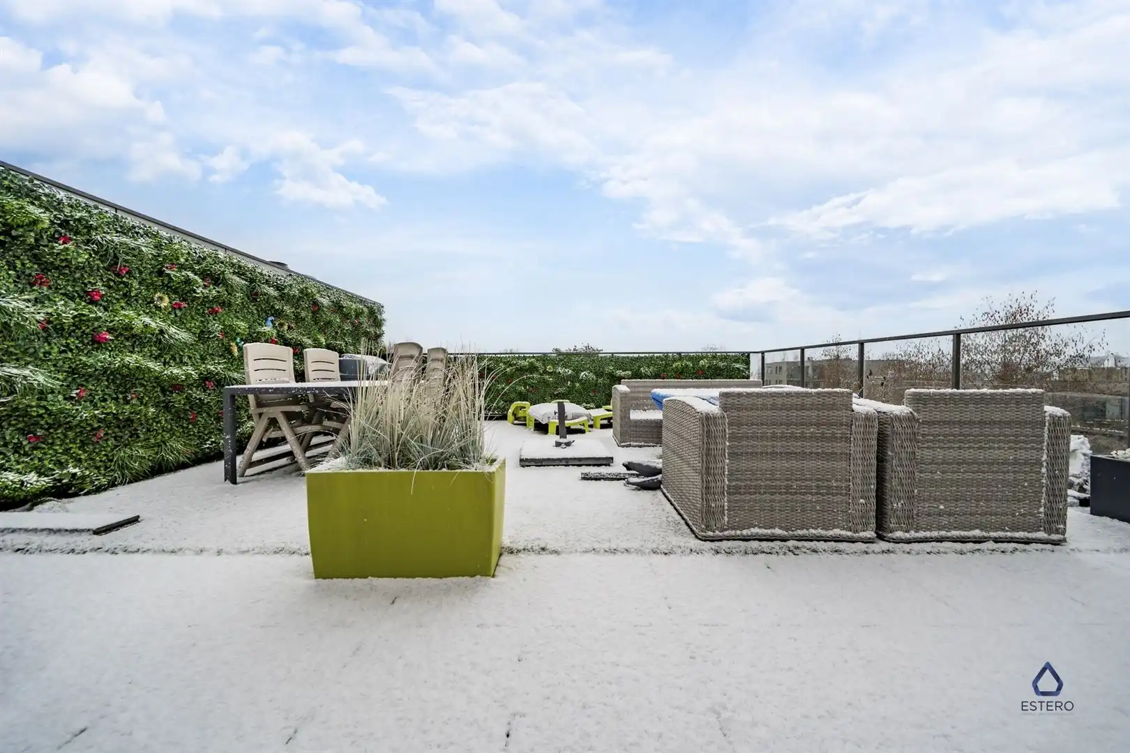 Instapklaar 3-slaapkamer appartement met dakterras foto 2