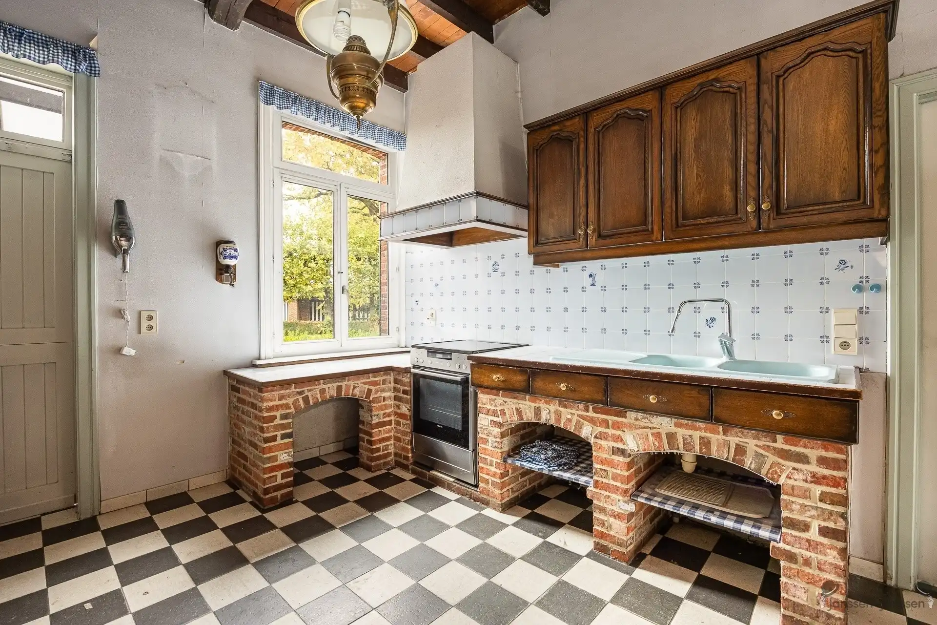 Authentieke woning met karakter in het hart van Sint-Lenaarts foto 10