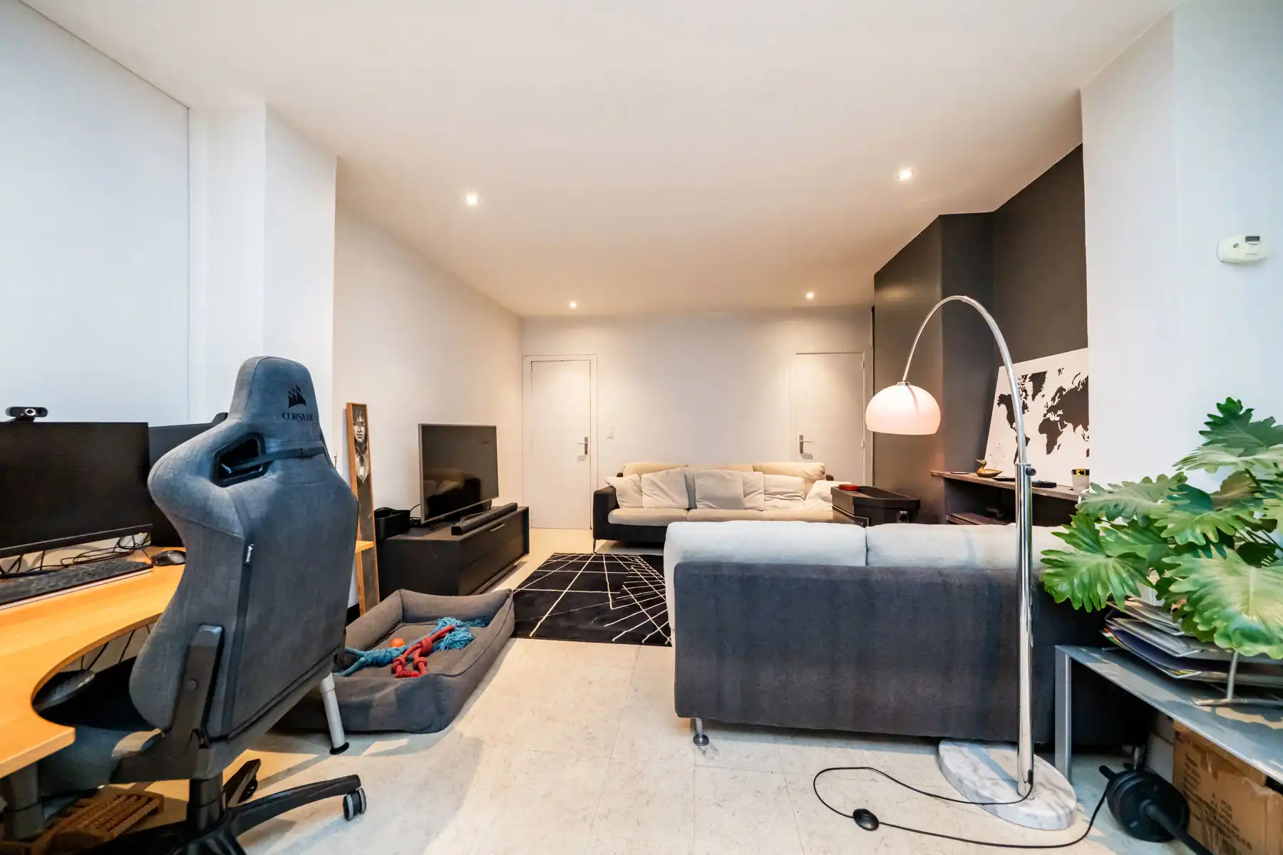 Hoofdfoto van de publicatie: Toffe instapklare woning in mooie buurt!