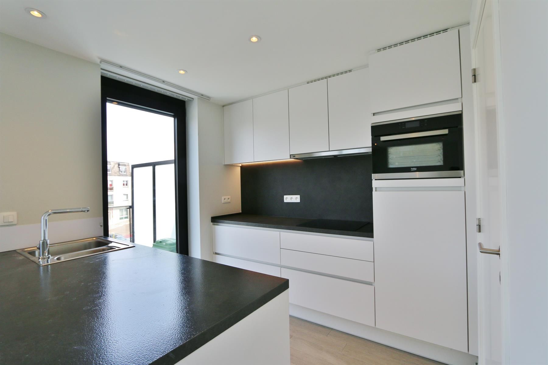 APP - 2 SLK - PRACHTIG TERRAS - KELDER - GARAGE - LIFT foto 4