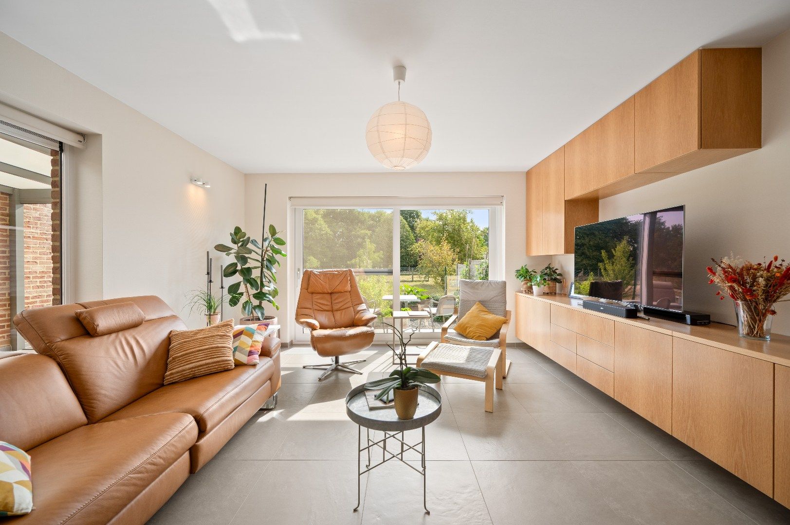 Gelijkvloers appartement met terras en tuin! foto 10
