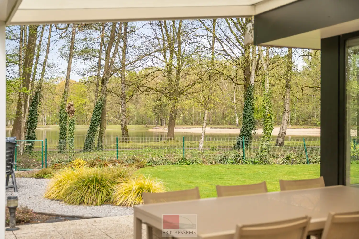 Prachtige, gelijkvloerse vakantiewoning op een toplocatie, vlak bij de grote vijver van de Sonnevijver. foto 19