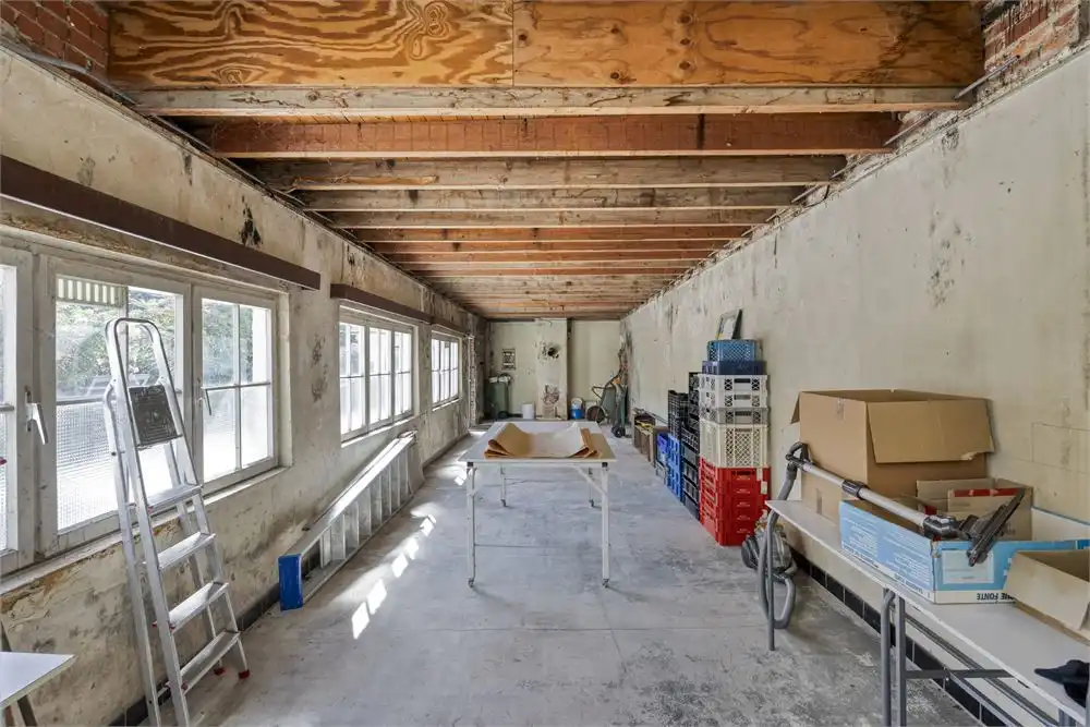 Uniek herenhuis met atelier en ruime bewoonbare oppervlakte in hartje Tongeren foto 25