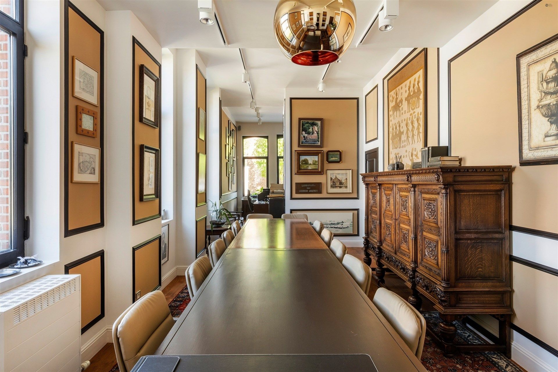 Stijlvolle en hoogwaardig afgewerkte villa met bijgebouw op fantastische locatie op perceel van 1784 m² foto 17