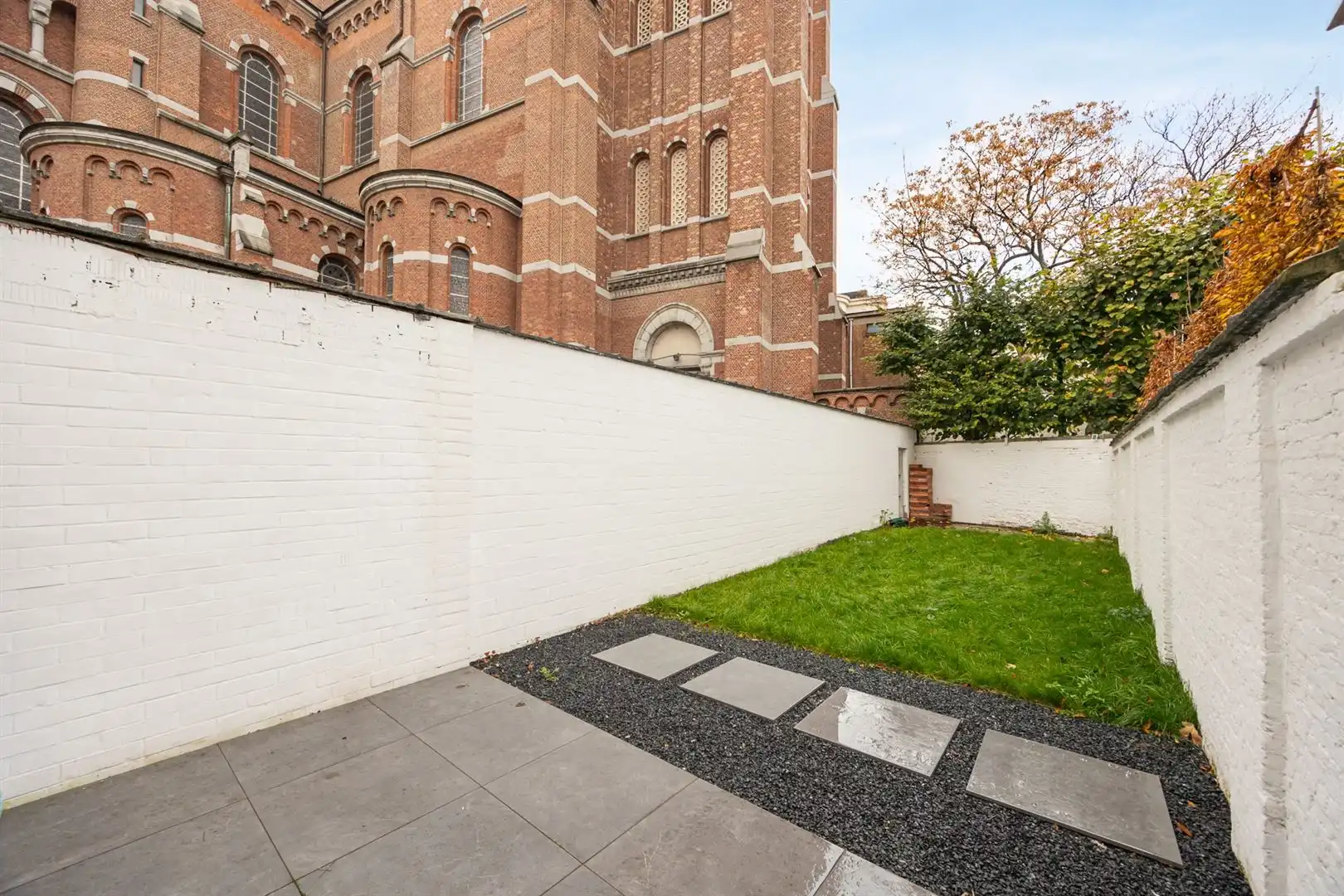 Woning met 2 gerenoveerde appartementen foto 7