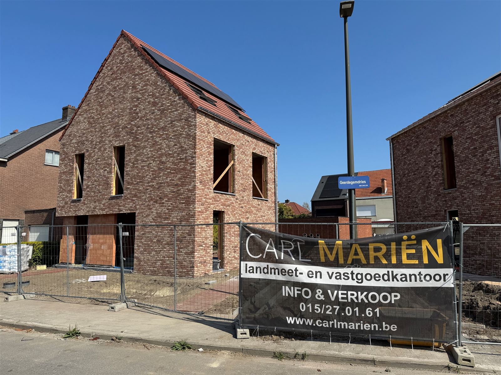 Nieuwbouw halfopen bebouwing foto {{pictureIndex}}