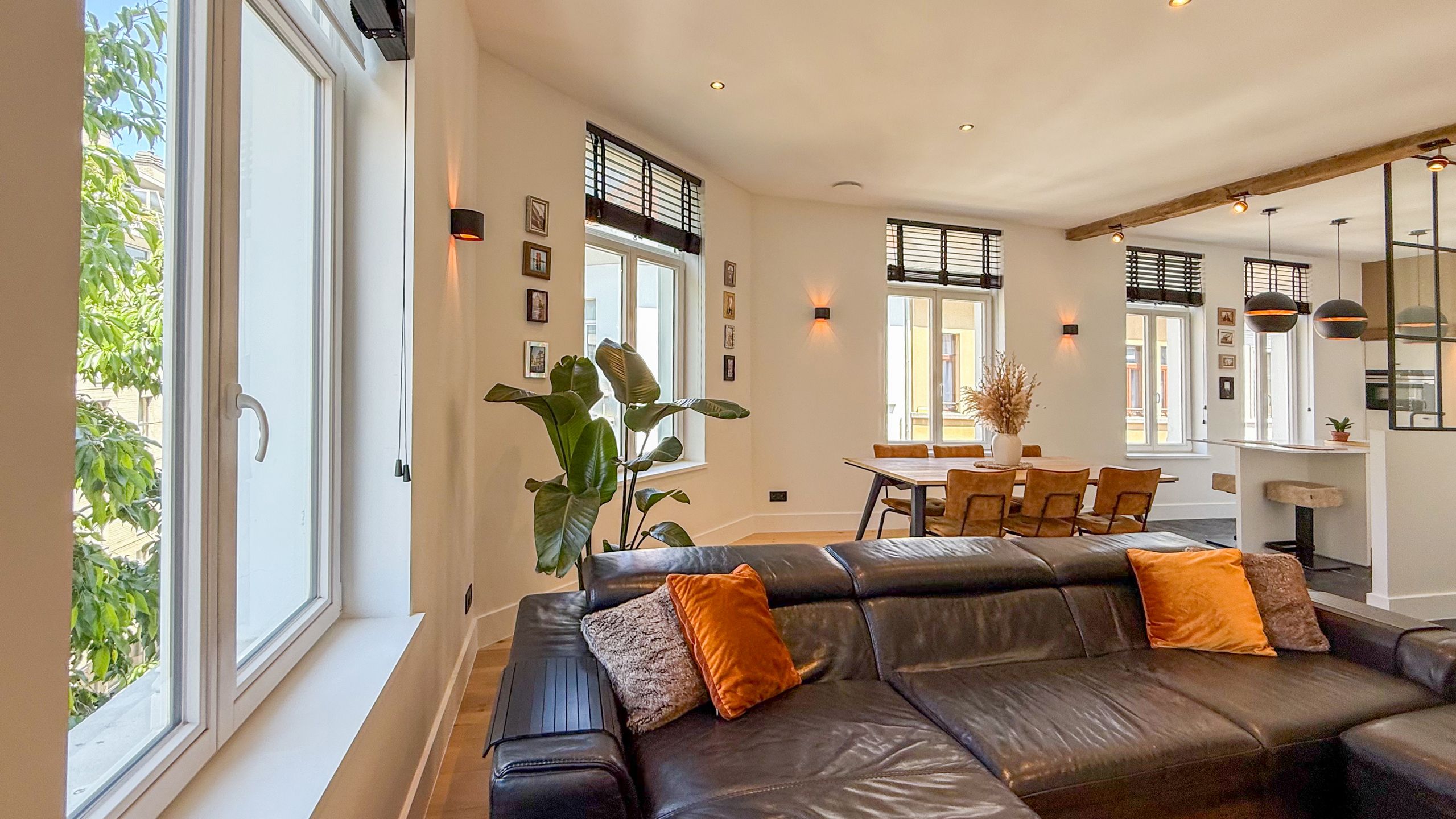 trendy gemeubelde duplex 2-slpks in Modebuurt foto 2