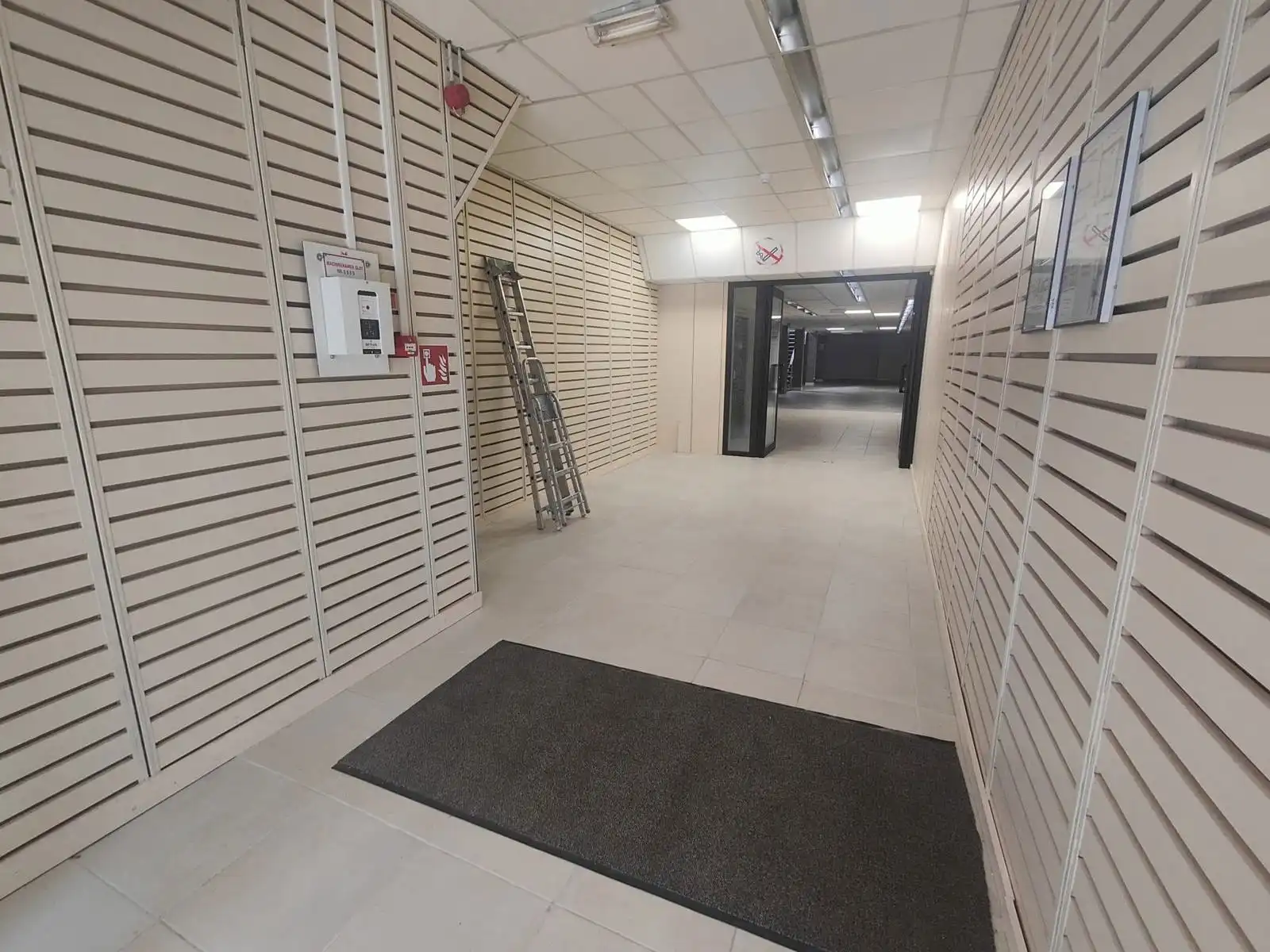 COMMERCIËLE RUIMTE / KANTOORRUIMTE IN HET CENTRUM VAN TEMSE foto 6