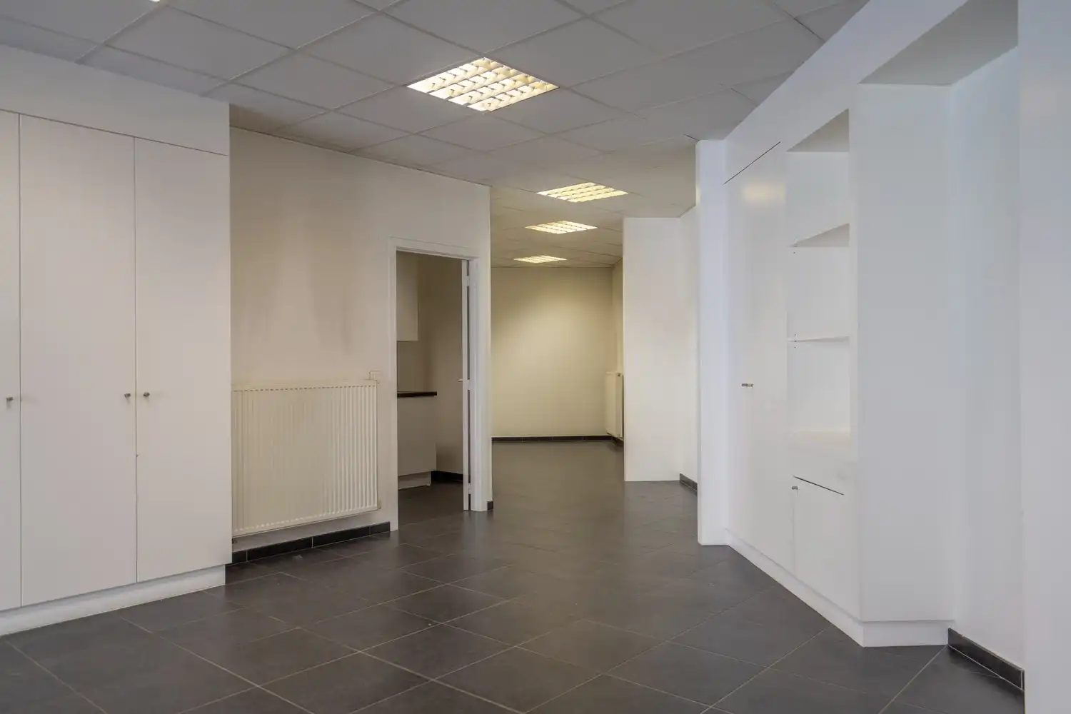 KANTOOR MET GARAGE foto 6