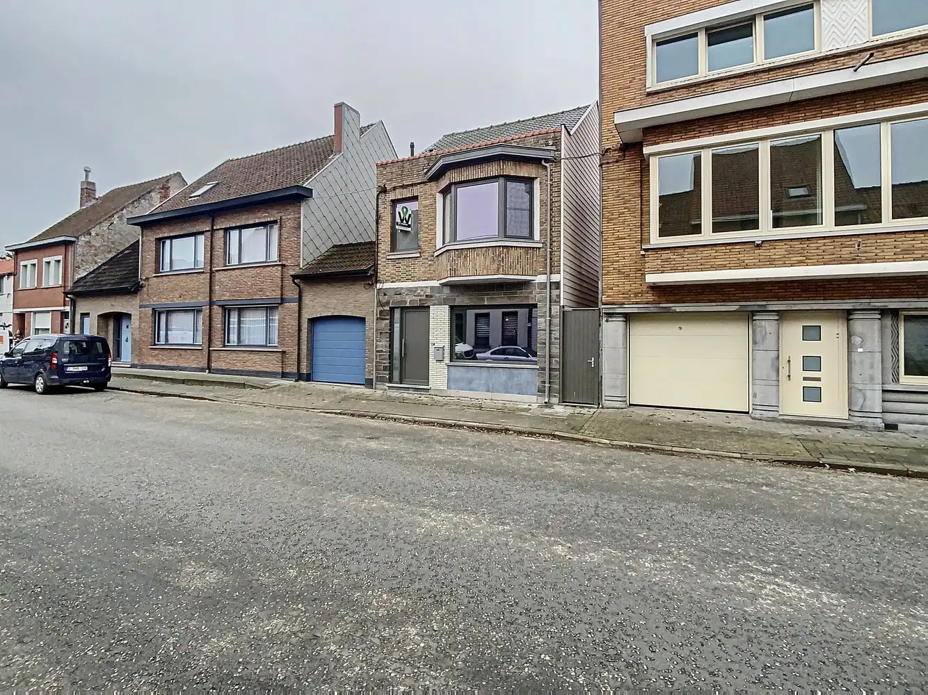 Recent gerenoveerde woning met 3 slpks foto {{pictureIndex}}
