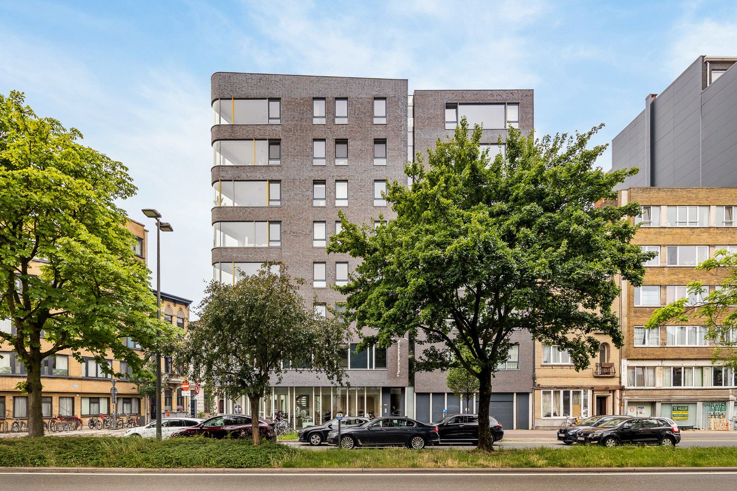 Energiezuinig (EPC A) en verhuurd 1slk-appartement met GIGA-terras van 28m² op toplocatie te Zurenborg foto 2