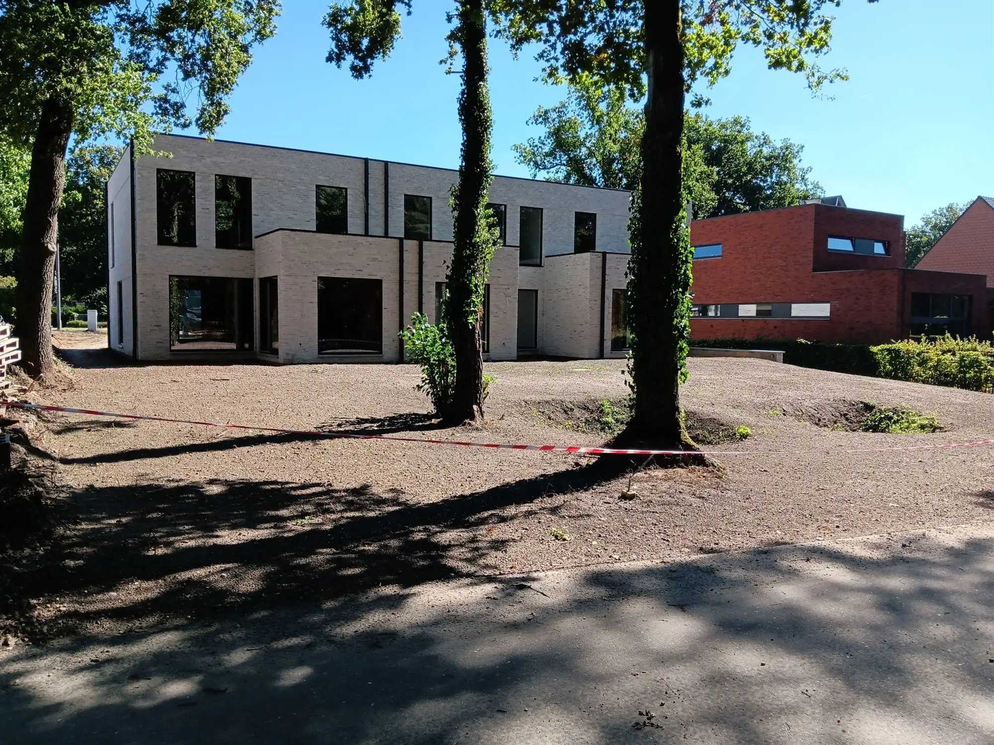 Nieuwbouwwoning op absolute toplocatie in Zutendaal foto 2