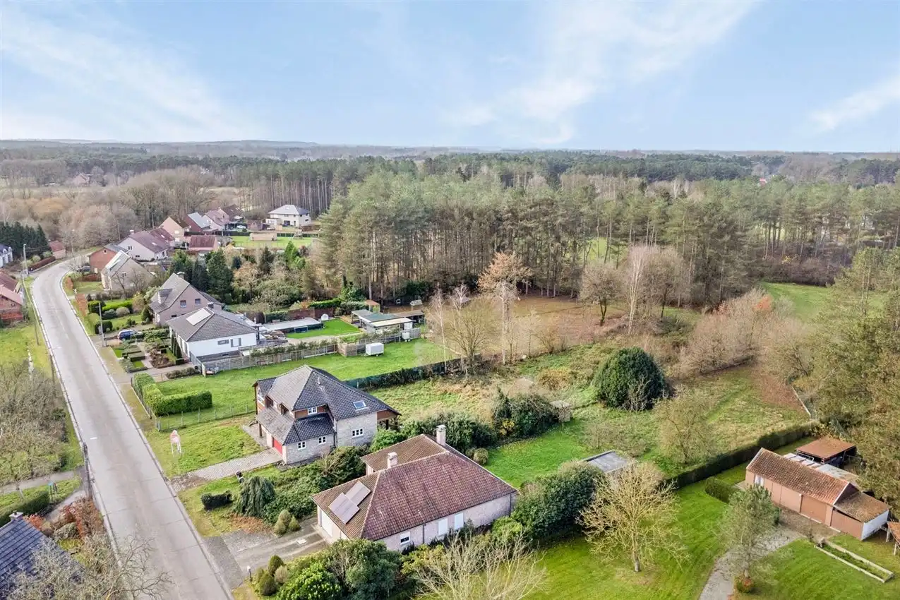Villaperceel met klasse,  residentieel wonen omringd door groen. foto 15