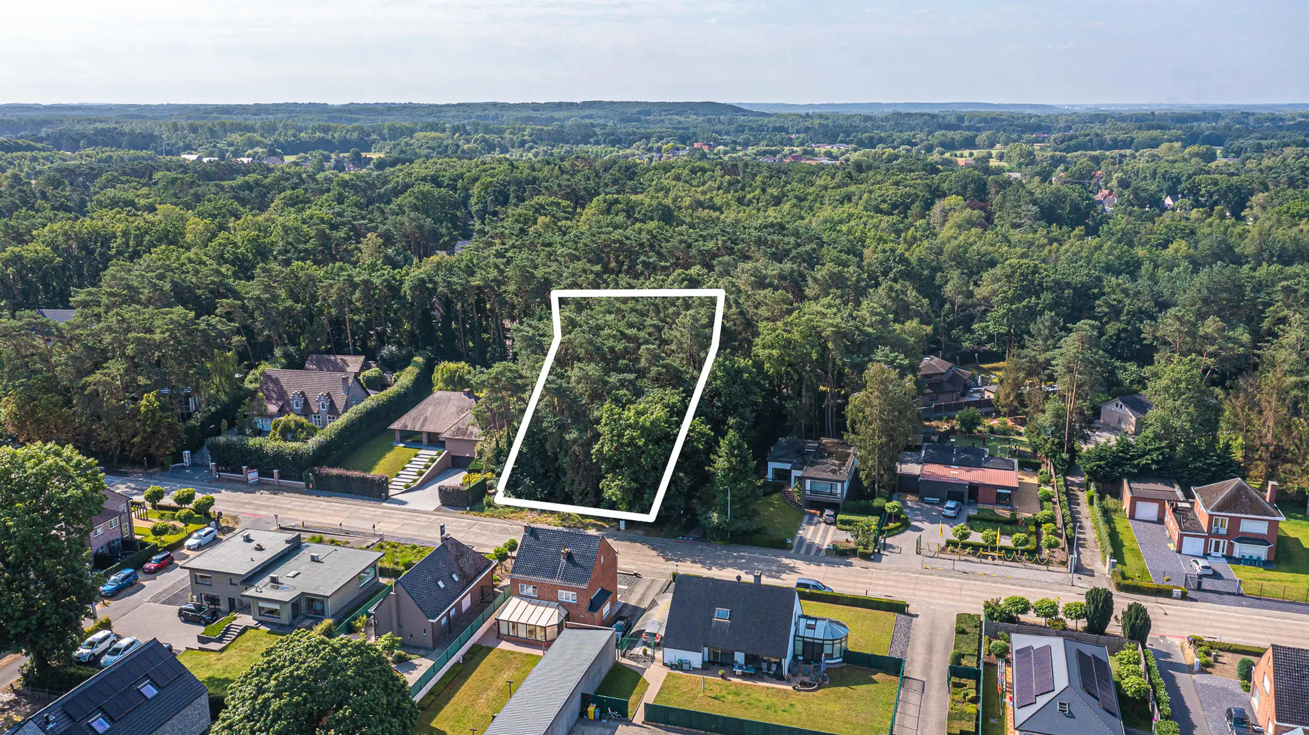 Mooie bouwgrond voor open bebouwing foto {{pictureIndex}}