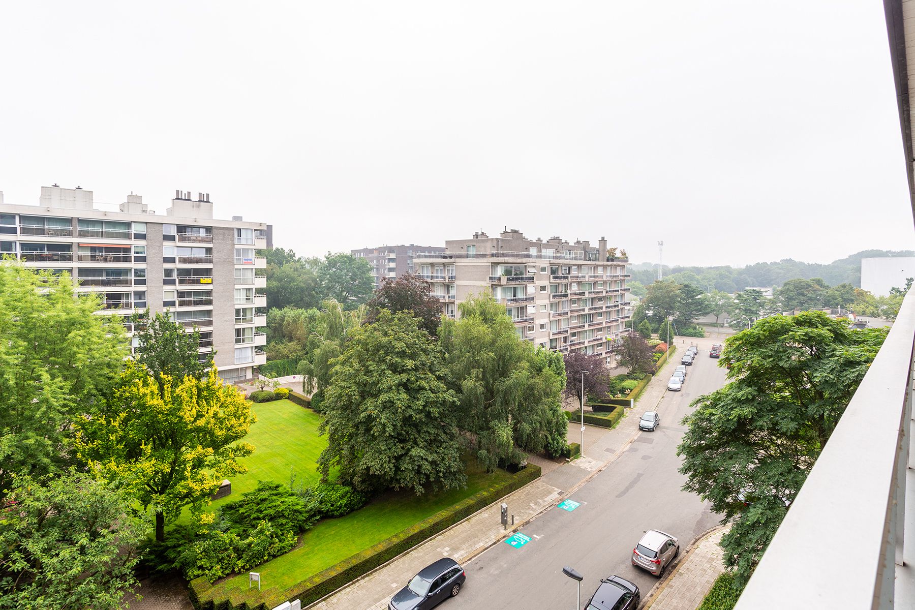 BERCHEM: Ruim 3 slpk  app. ca. 130m² met zonnige terrassen foto 4