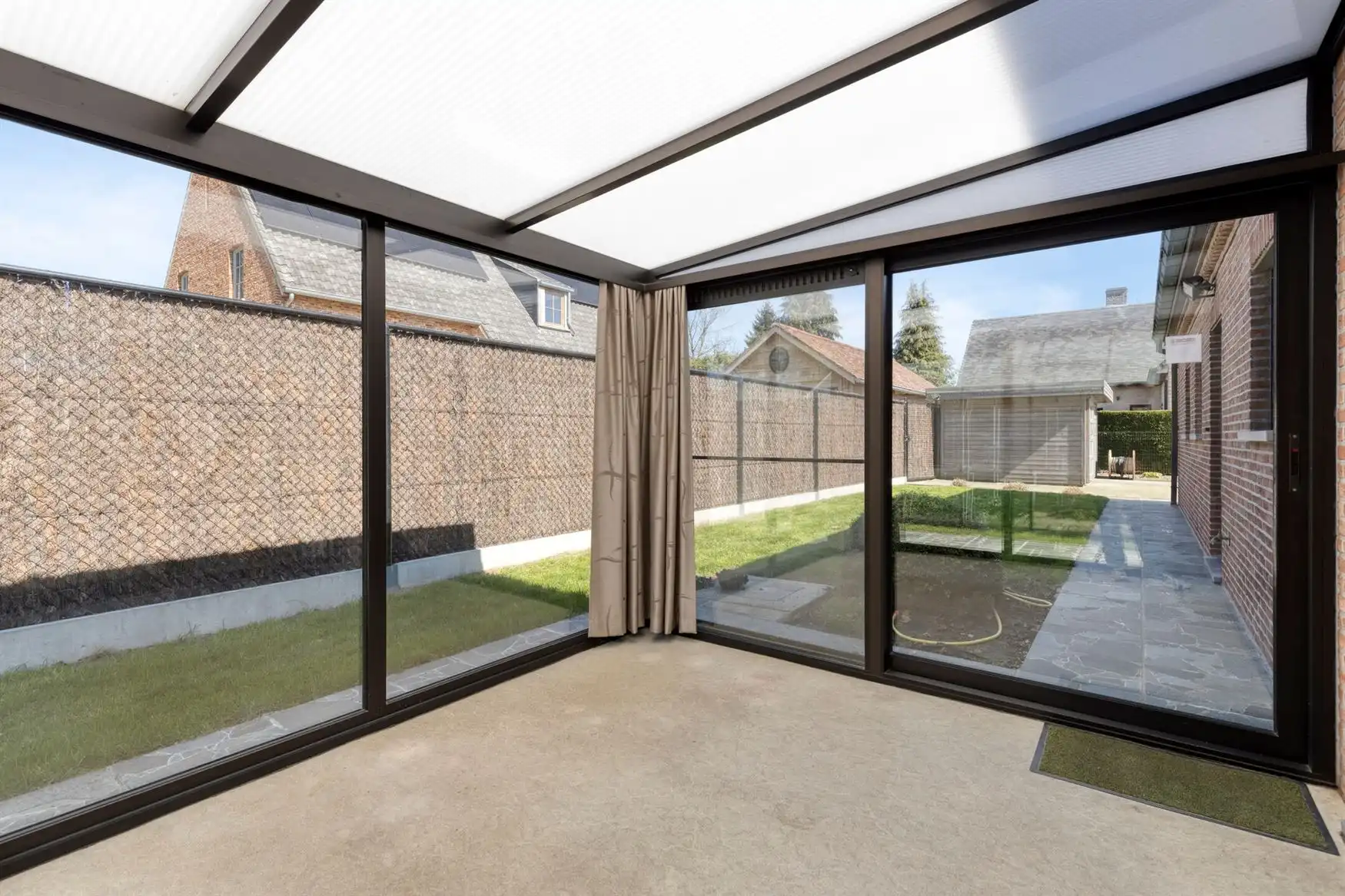 Ruime bungalow op toplocatie foto 13