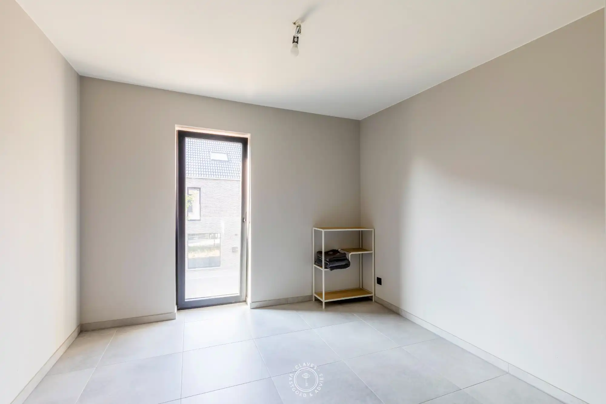 Praktische nieuwbouw woning met tuin en garage foto 11