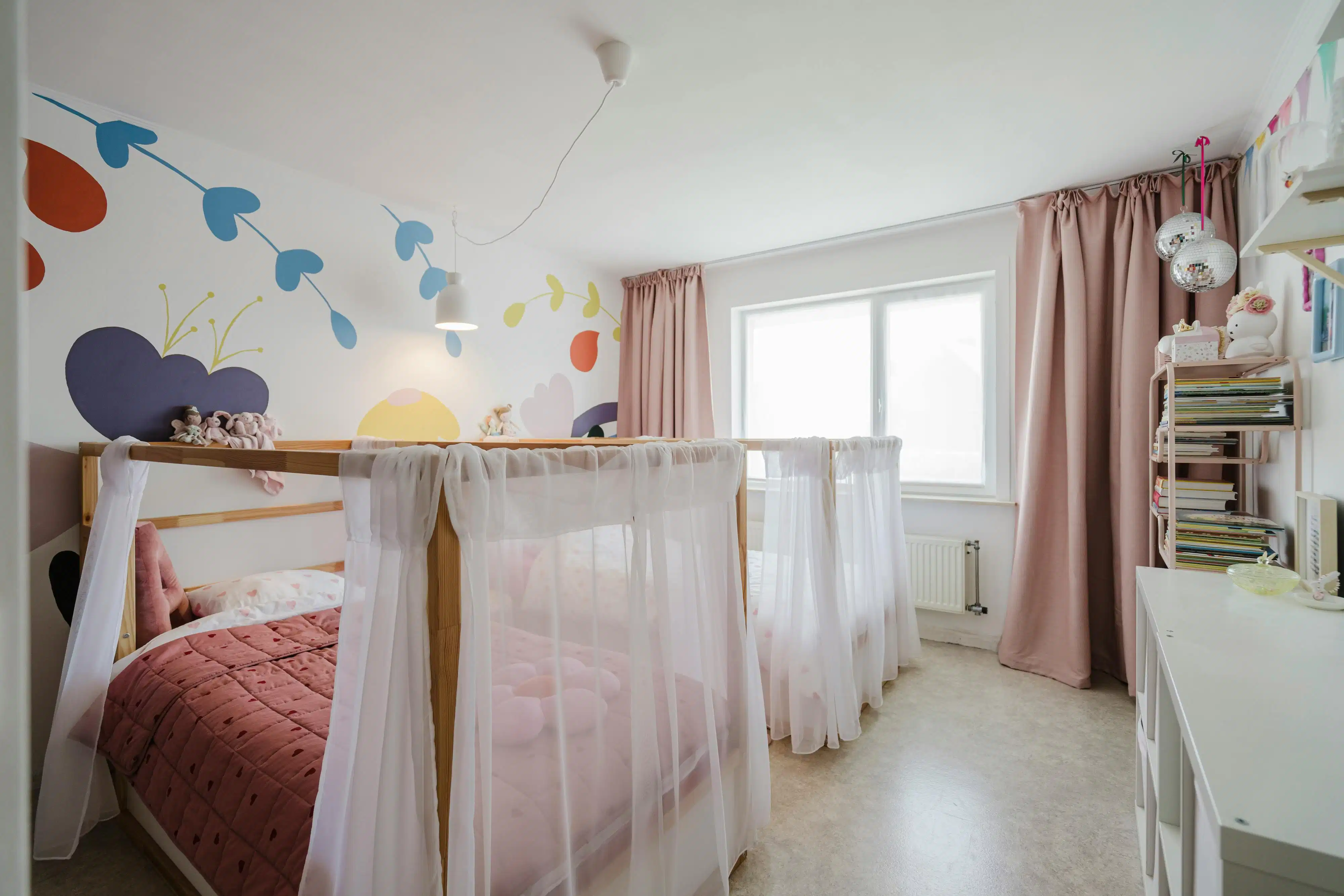 Lichtrijke woning met tuin en garage te koop in Bissegem! foto 13