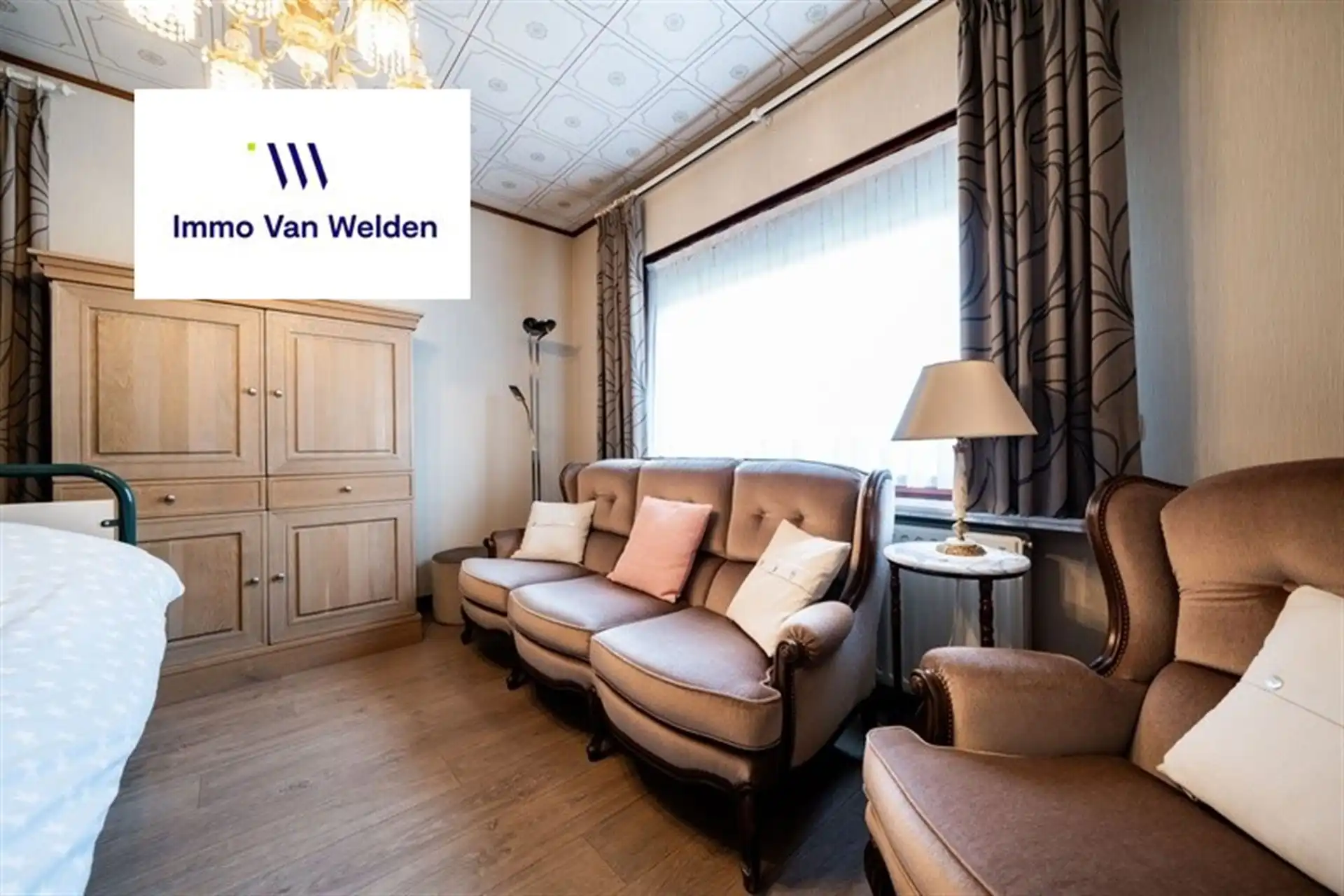 Te moderniseren halfopen woning met tuin en garage op 629 m² in Ouwegem. foto 4
