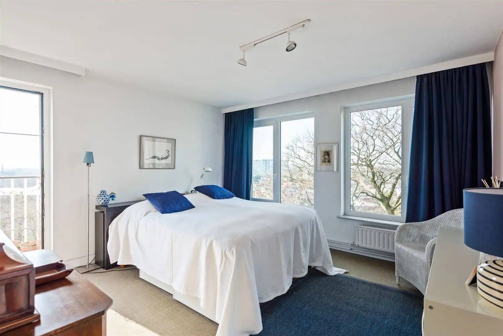 Instapklaar 2 à 3 slaapkamerappartement in goed onderhouden gebouw. foto 10