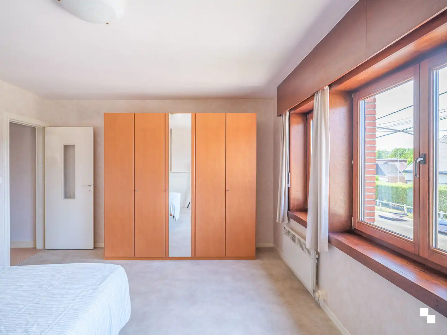 Op te frissen woning met gezellige tuin in het hart van Merelbeke foto 10