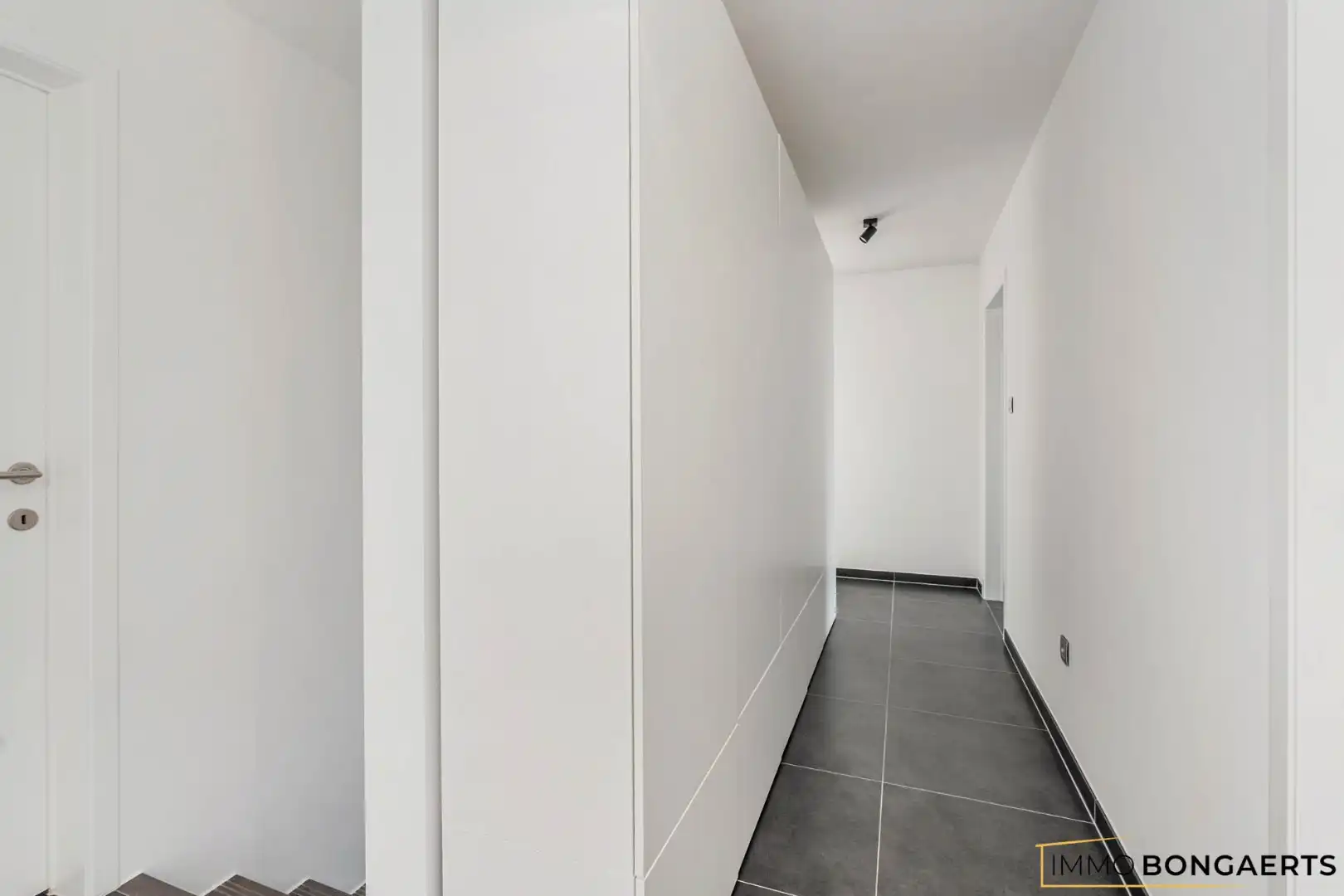 Ruime woning met 3 slaapkamers  foto 15