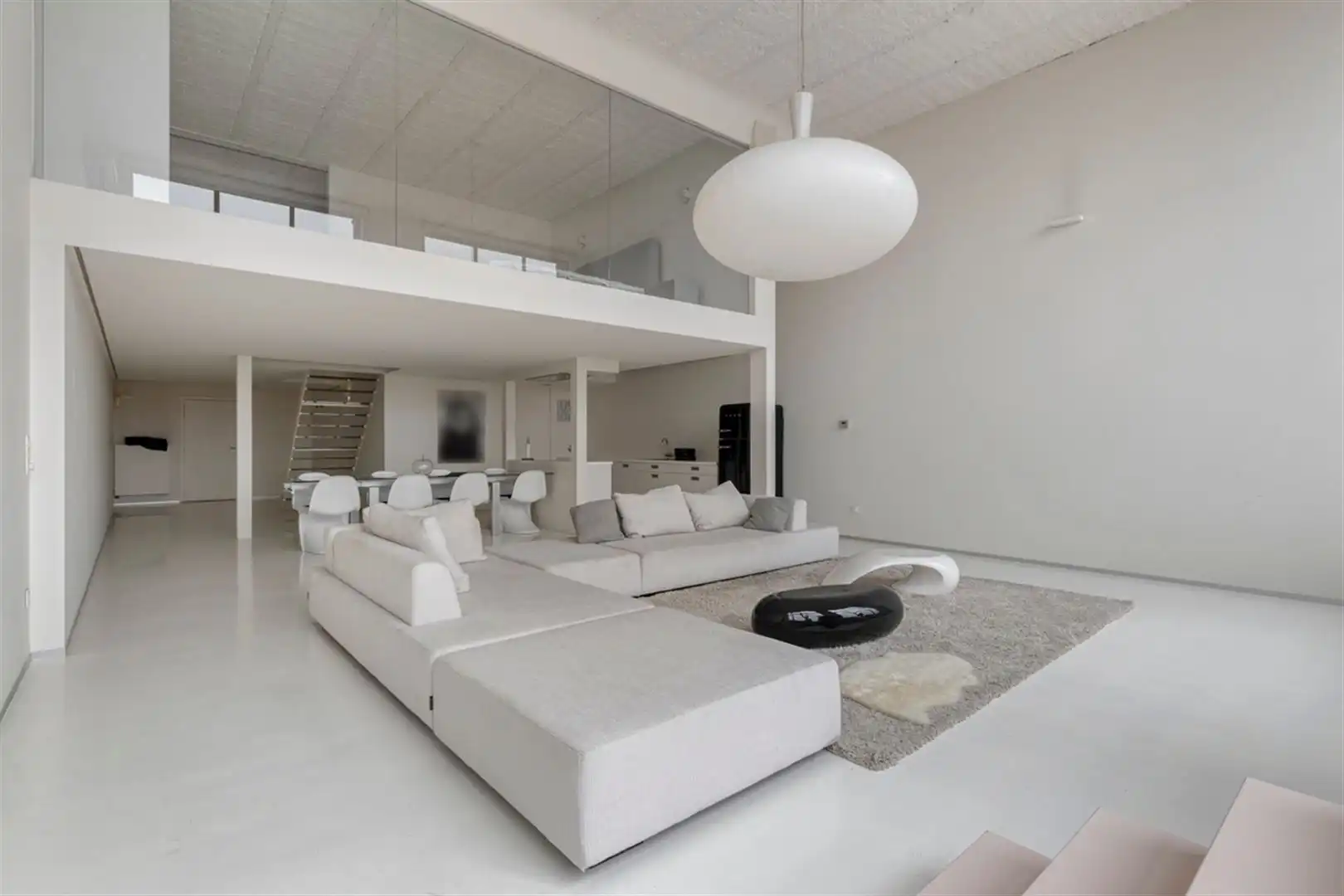 Trendy loft met 2 parkeerplaatsen foto 2