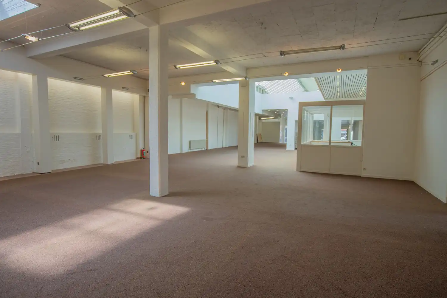 Commerciële toplocatie van 694 m² op hoekligging in Aarschot foto 8