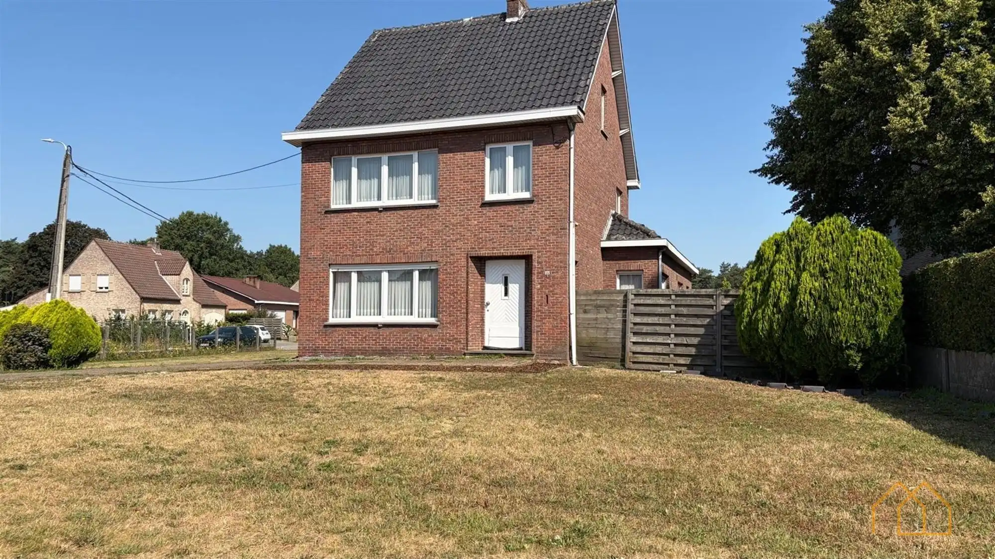 Vrijstaande woning met 3 slk en tuin foto 22