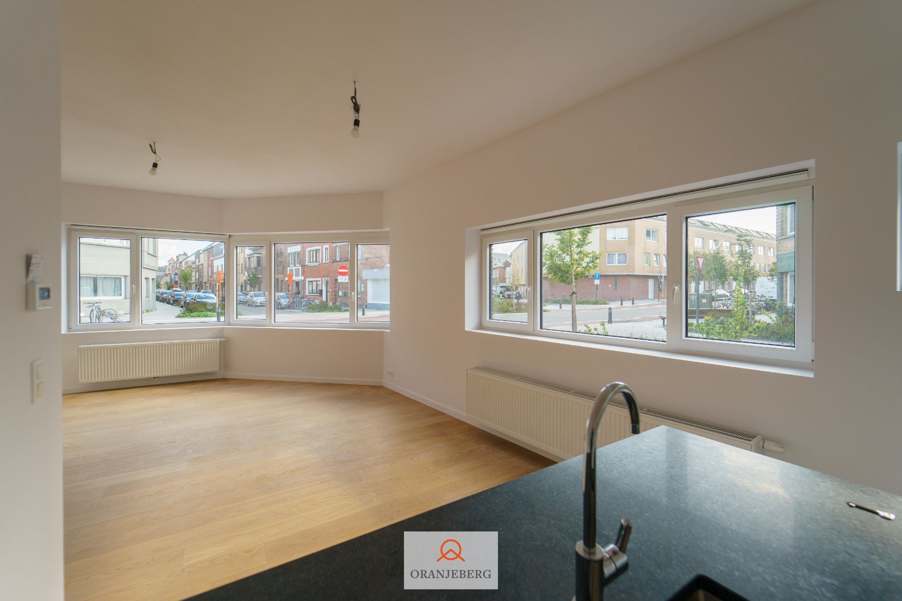 Gerenoveerd gelijkvloers appartement vlakbij station Gent-Sint-Pieters foto 12