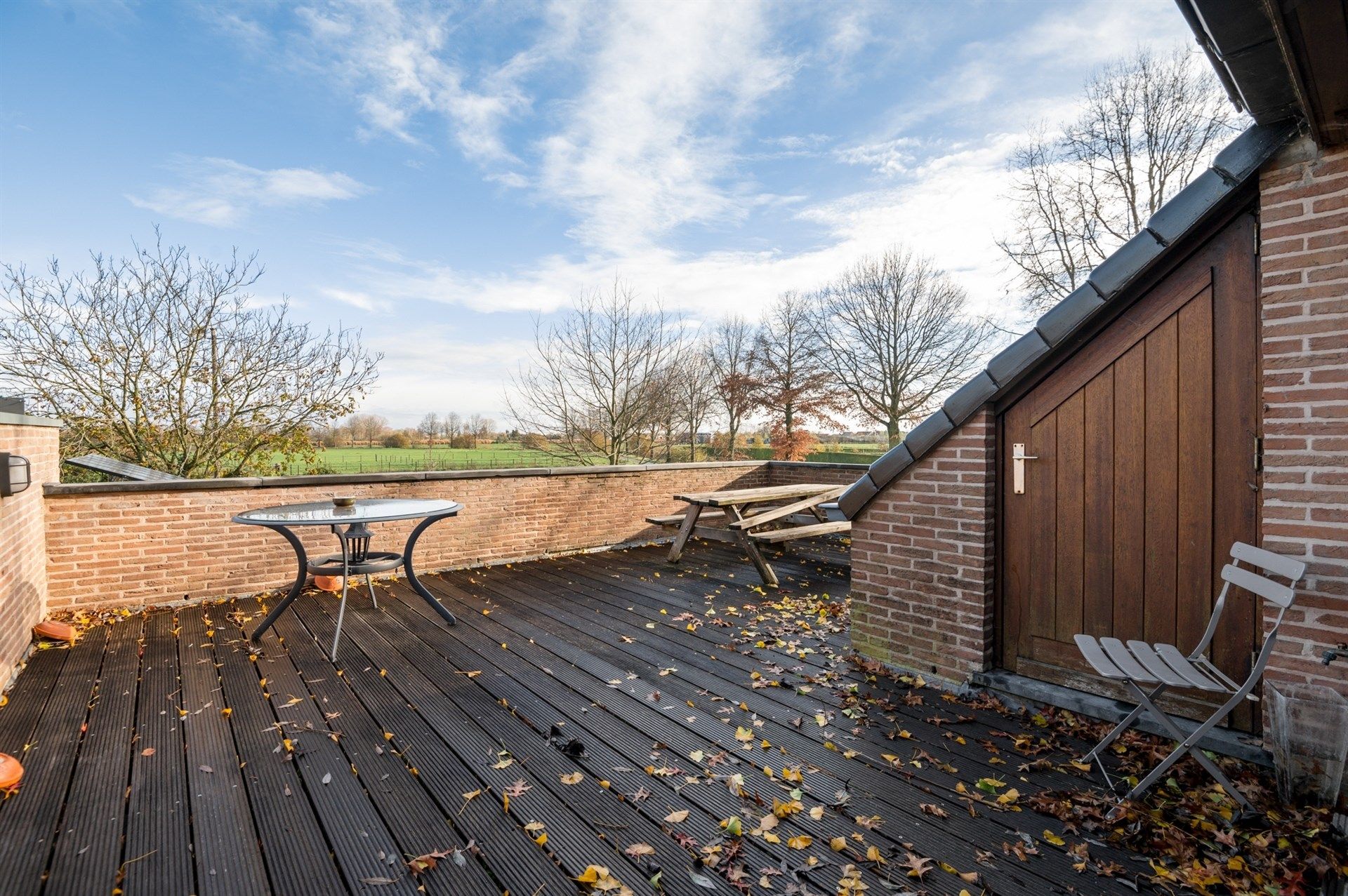 Handelspand met ruim appartement op een toplocatie in Sint-Gillis-Waas foto 12