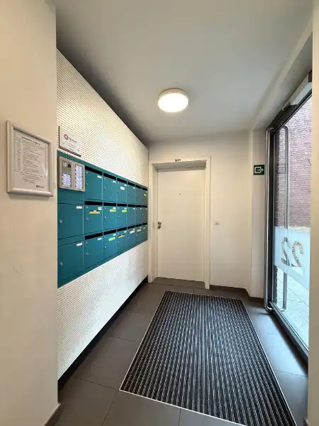 Lichtrijk hoekappartement met terras nabij Watersportbaan foto 17