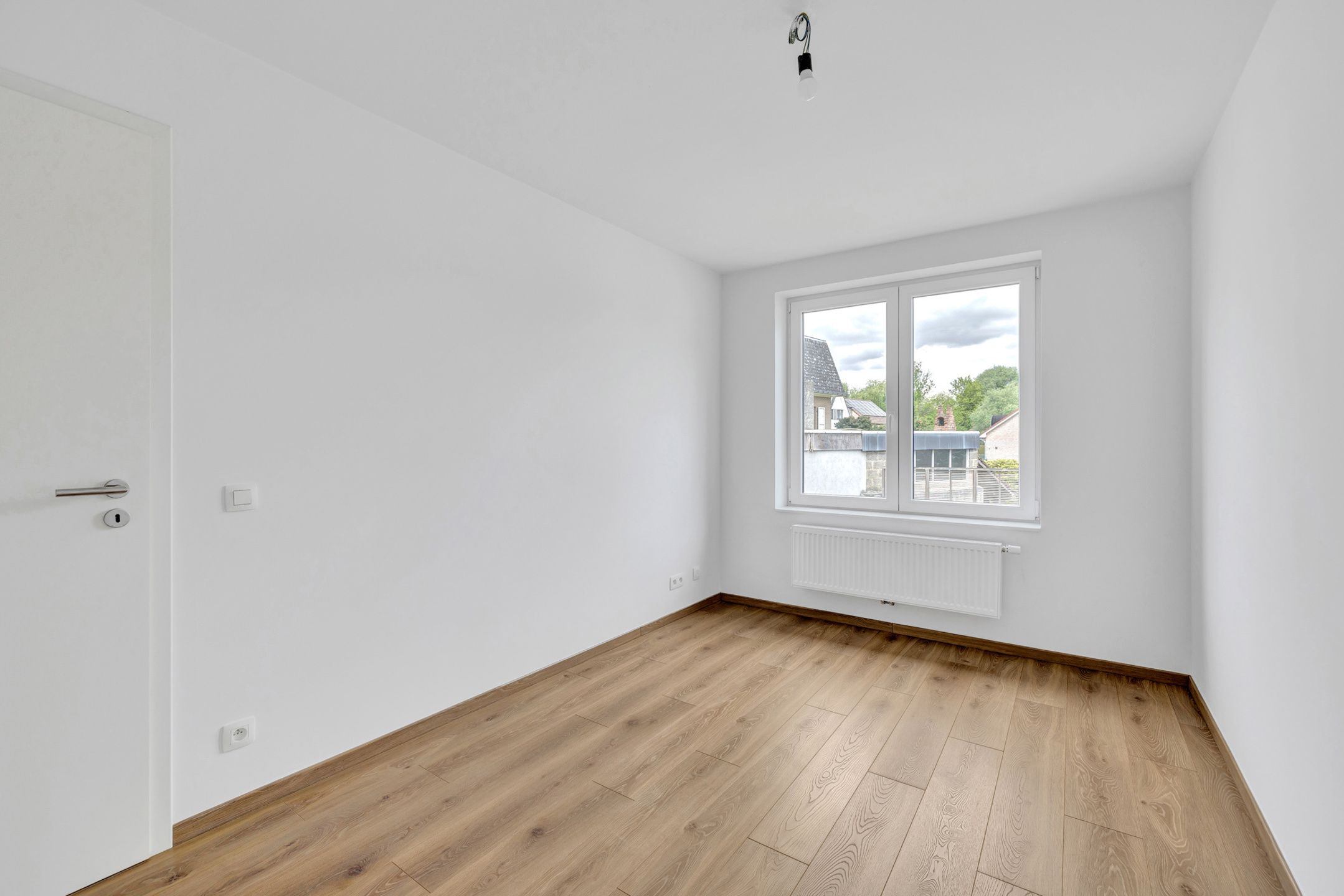 Nieuwbouwwoning met 4 slaapkamers en uitstekende verbinding foto 14