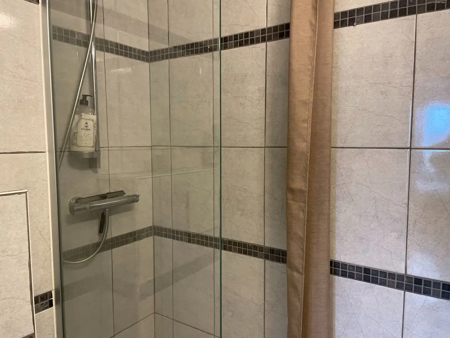 Knappe studio aan de zonnekant gelegen foto 9