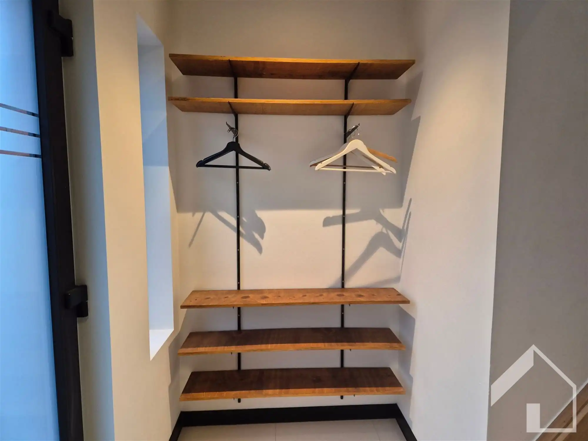 Lichtrijke huurwonig met leuke tuin, terras,oprit en 3 ruime slaapkamers nabij het centrum van Maria-ter-heid (Brasschaat) foto 12