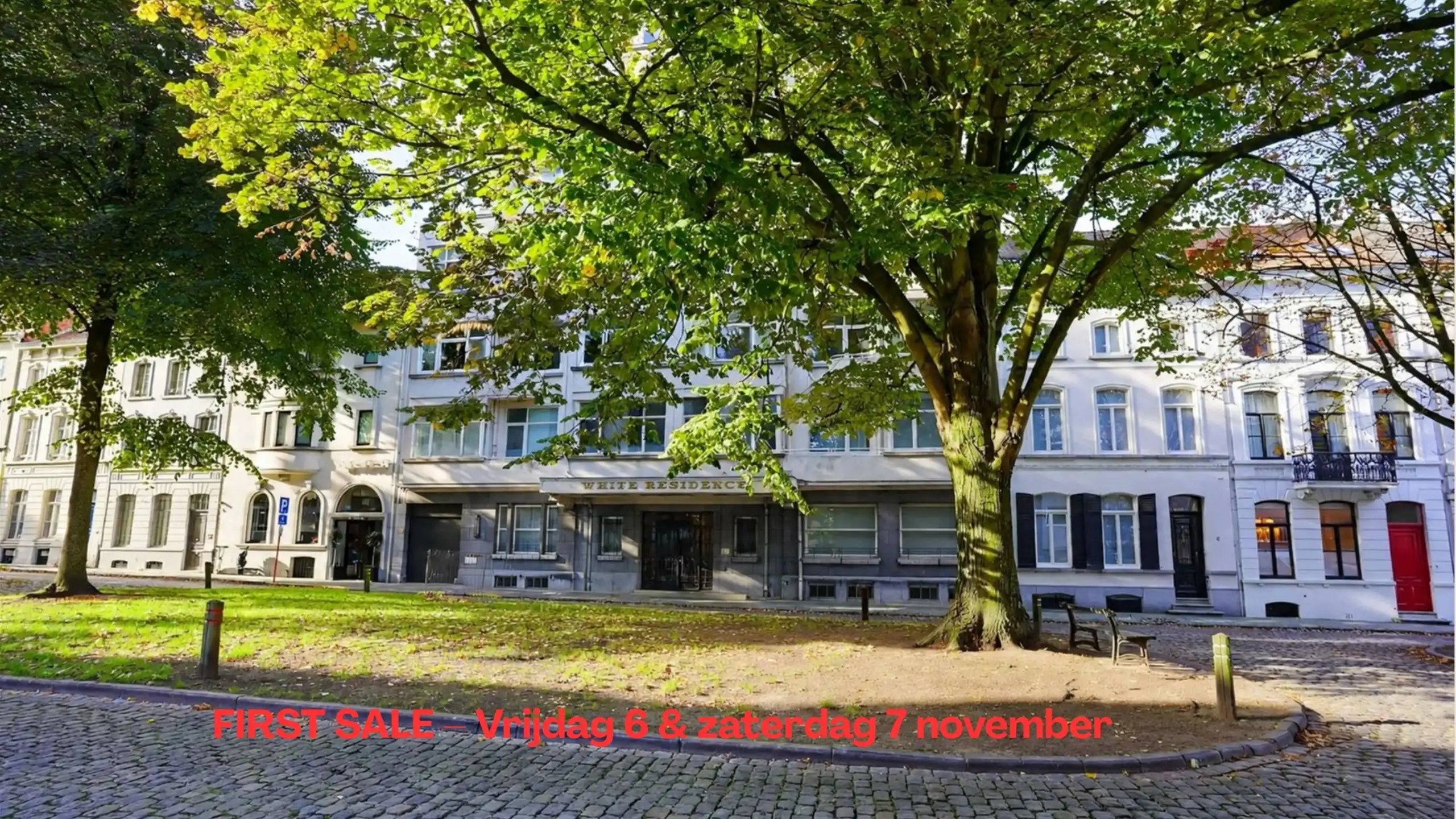 Architecturaal pareltje met uitzicht op de boomkruinen foto {{pictureIndex}}