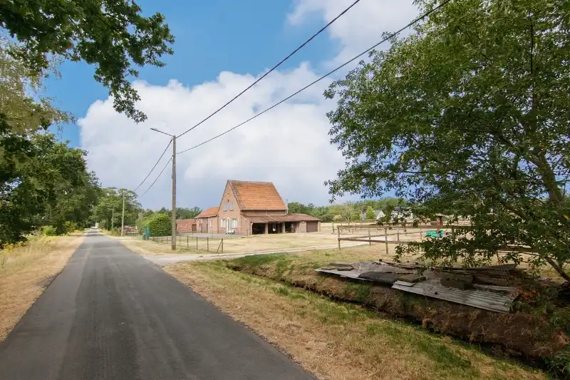Bouwgrond van 10 aren op unieke locatie, volledig groen omgeven foto 4