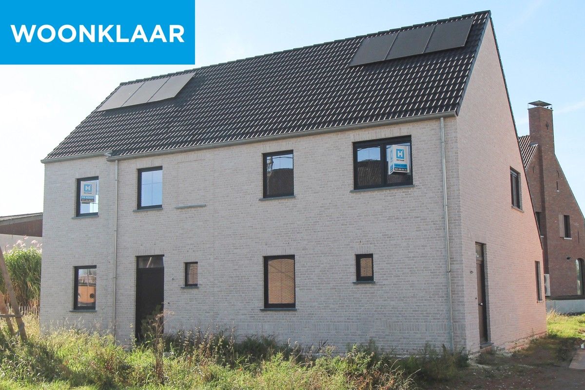 Hectaar realiseert vier moderne halfopen woningen In Oekene foto {{pictureIndex}}