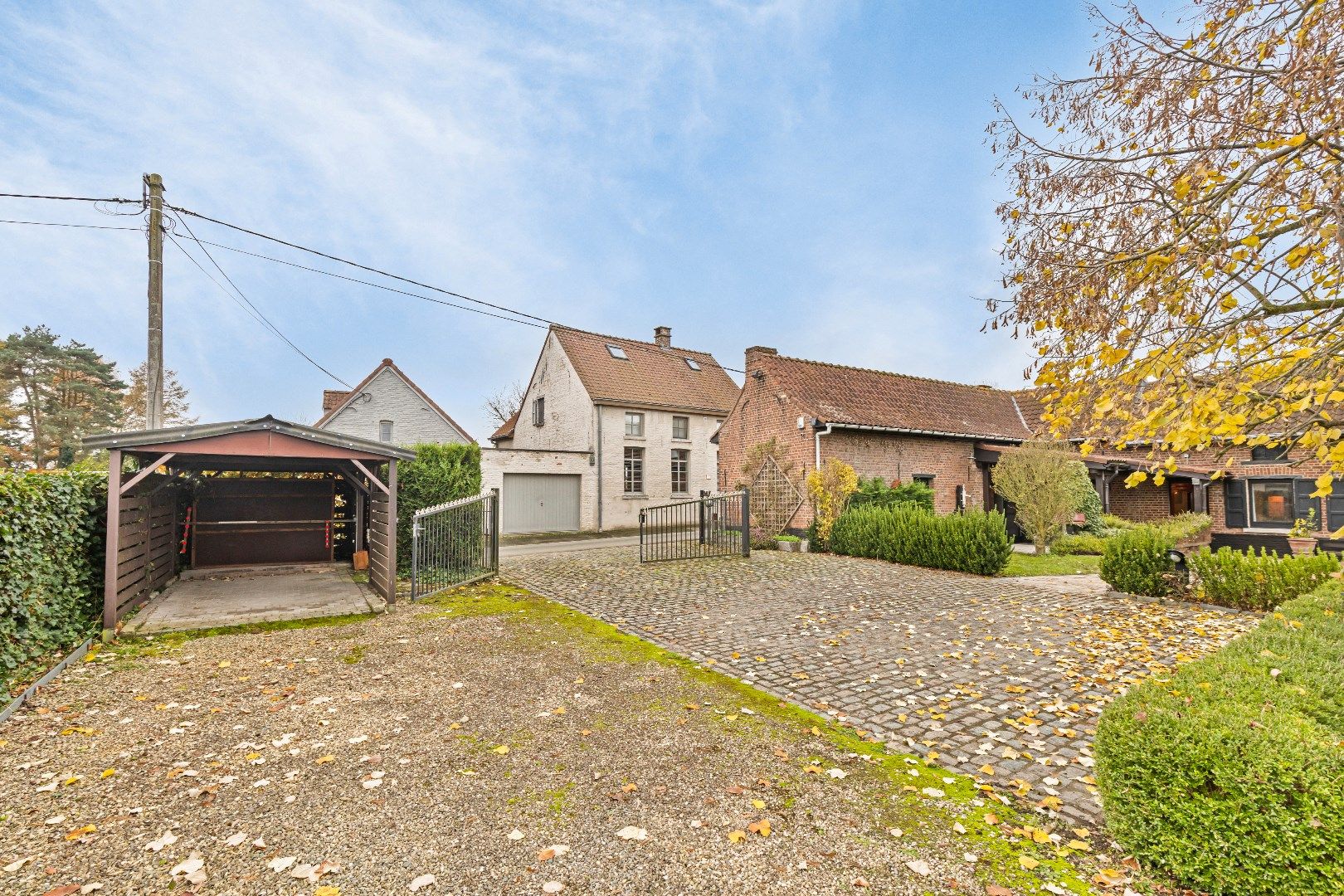 Fermette te huur Heikruis met 4 slpks, binnenkoer en carport foto 4