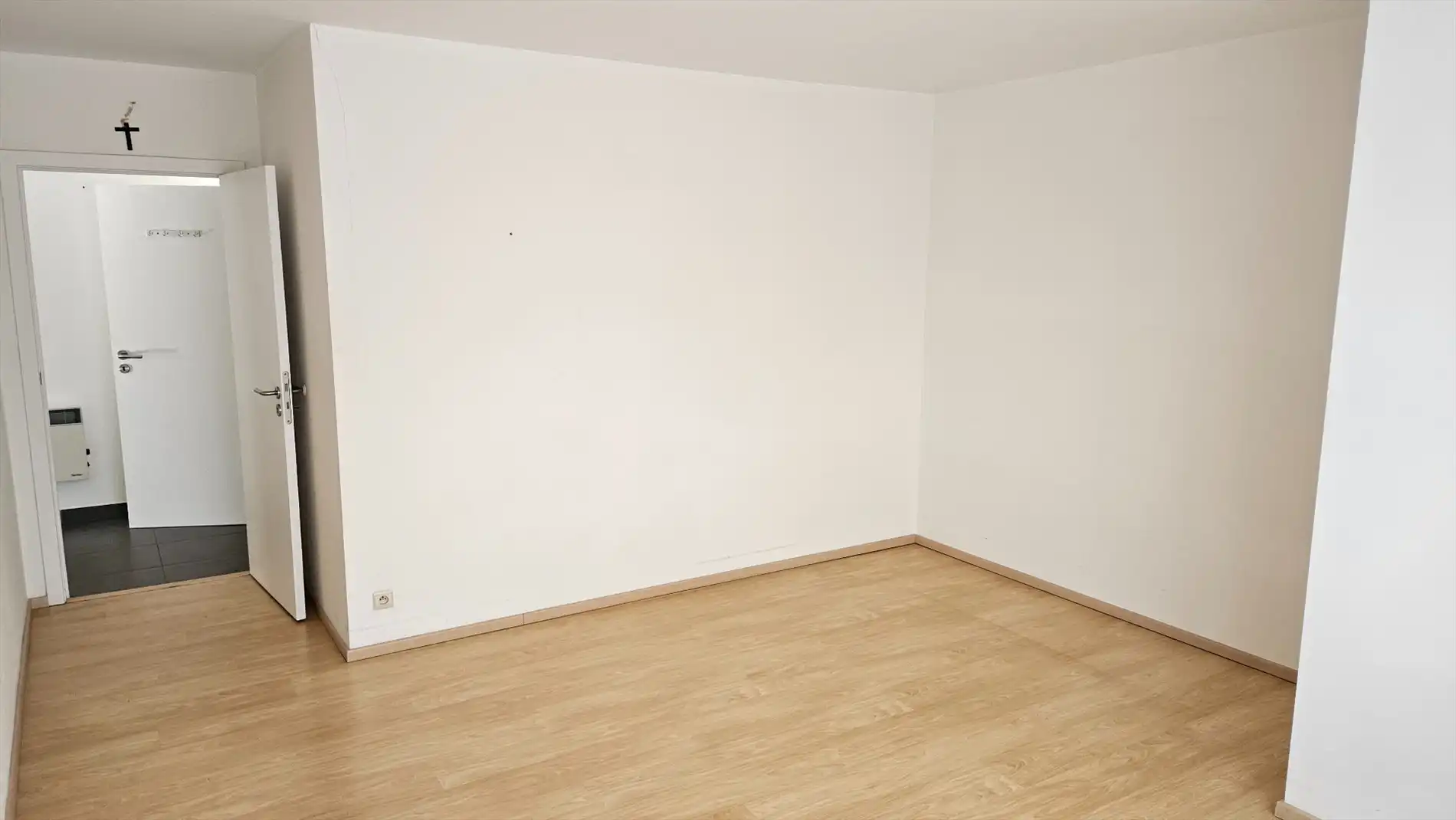 Ruim appartement met 2 slk, terras en garage foto 13