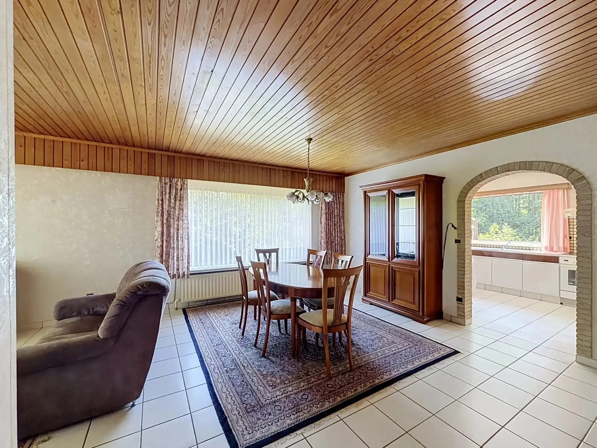 Op te knappen woning met veel mogelijkheden op een mooi perceel. foto 6