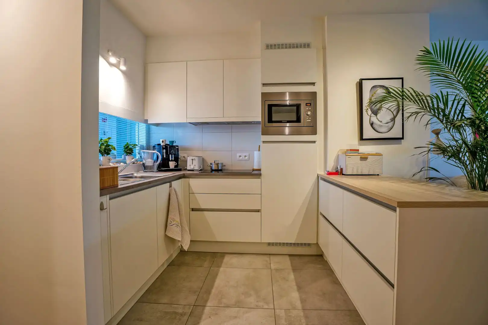 Prachtig 1-slaapkamerappartement met ruim terras (serviceflat) in Residentie Beukenhof, uniek wonen in de dorpskern van Oostduinkerke.  foto 6