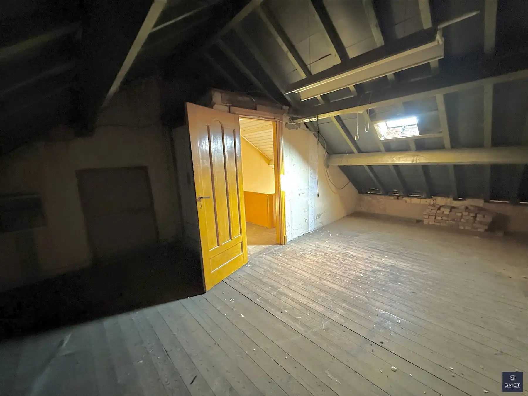 RUIME TE RENOVEREN WONING MET 4 SLPKS EN TUIN foto 14