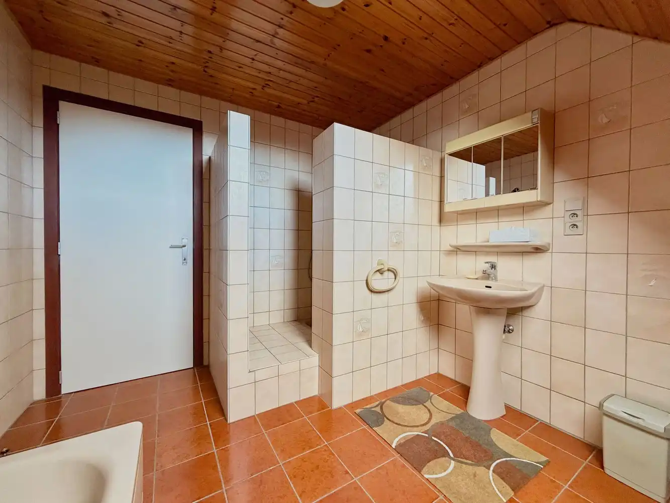 Ruime gezinswoning (4 slpks) op prachtig perceel van 1083m²! foto 10