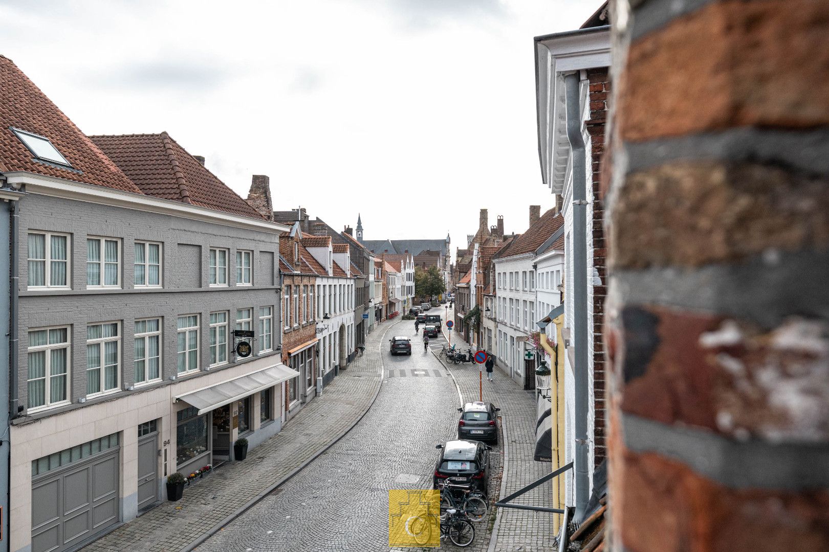 recent gerenoveerd 16e eeuws Brugs huis met zonnige buitenpatio, nabij de Ezelpoort foto 25