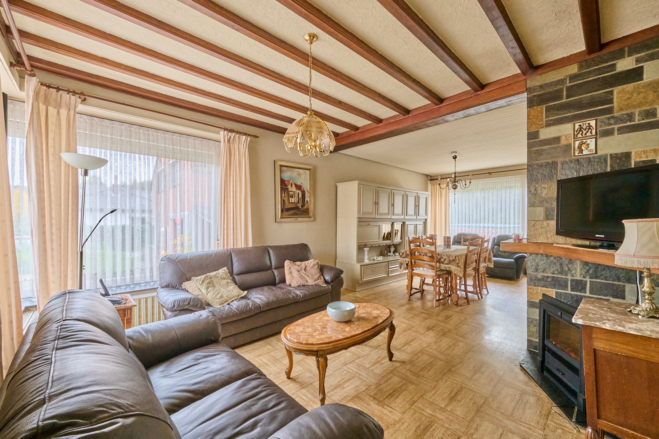 RUSTIG GELEGEN TE RENOVEREN WONING OP 10A 07CA NABIJ CENTRUM foto 3