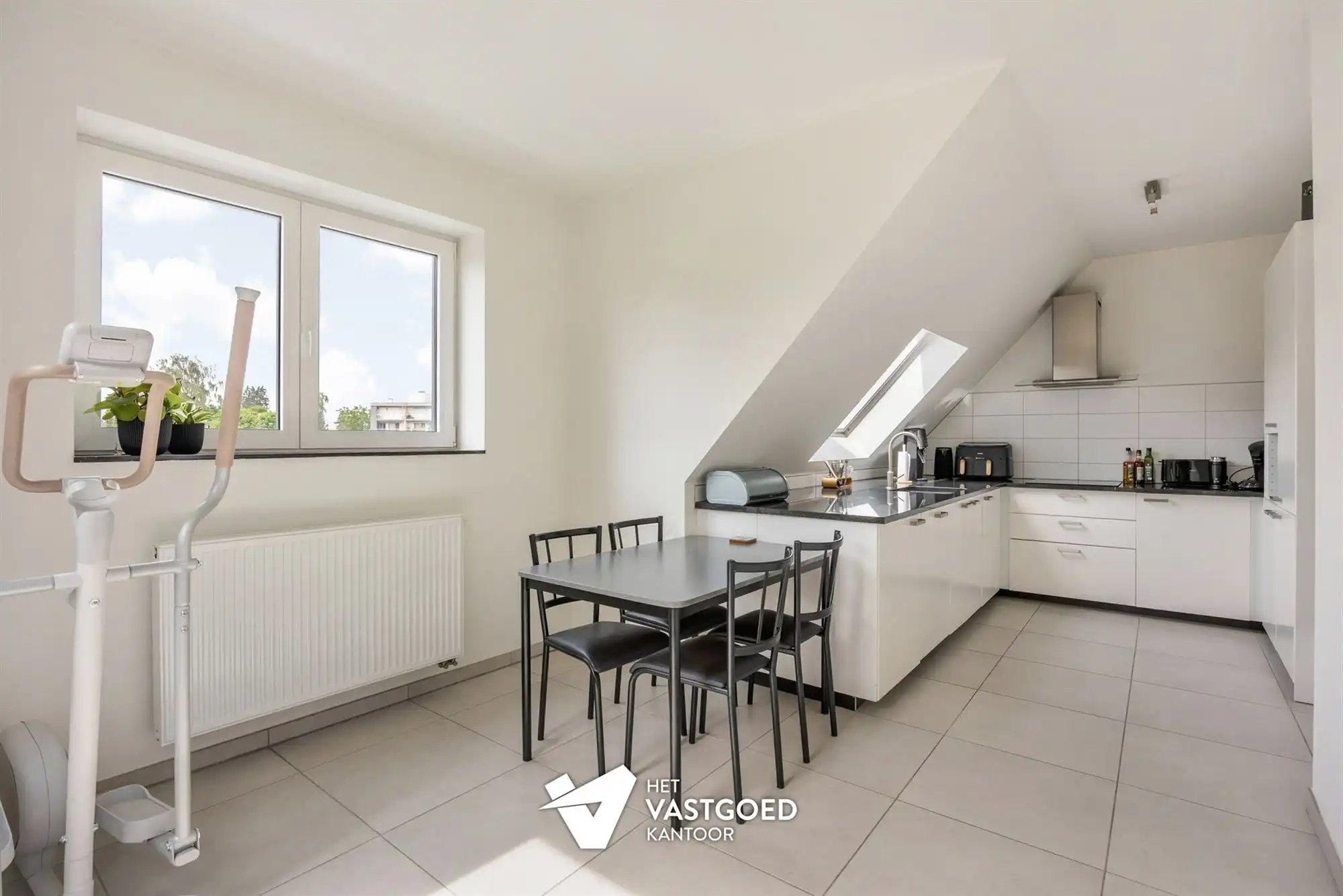 LEUK APPARTEMENT MET 1 SLAAPKAMER EN LEUK TERRAS OP TOPLOCATIE TE TESSENDERLO CENTRUM foto 8