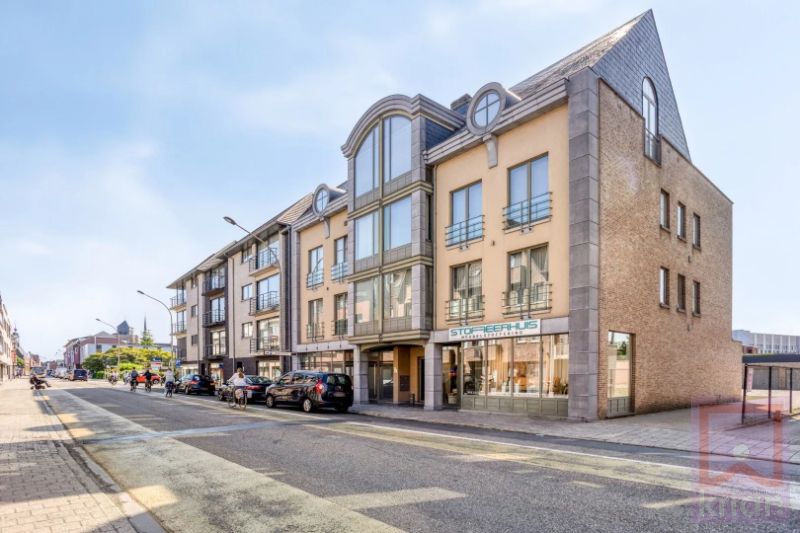 Recent en kwalitatief afgewerkt appartement met ruim terras foto {{pictureIndex}}